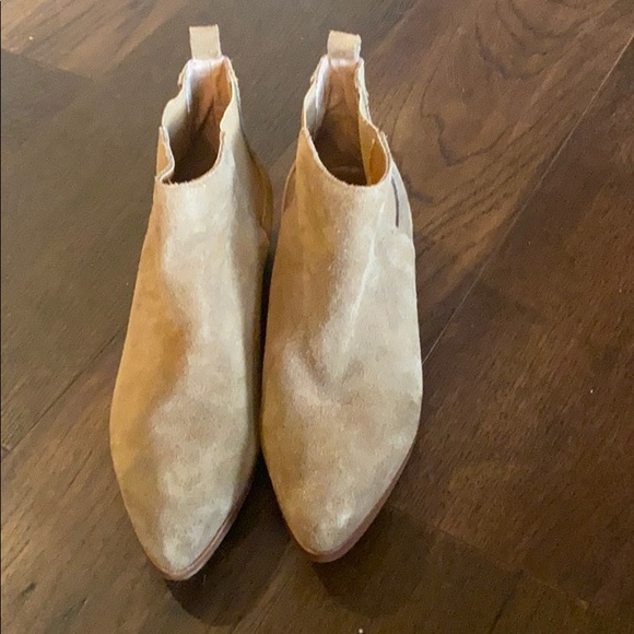 EUC GAP bootie - Picture 1 of 5
